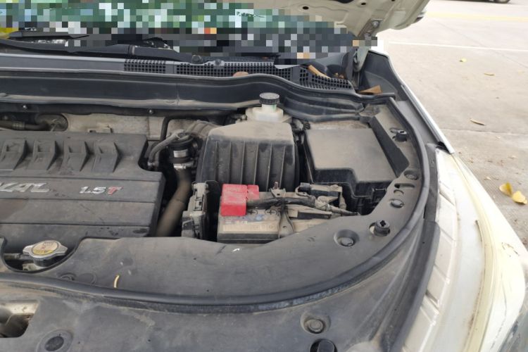 Used Haval M6 2018 Revised Version 1.5T DCT Two-Wheel Drive Elite Edition Engine Bay Left
