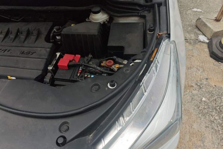Used Haval M6 2018 1.5T Manual Two-Wheel Drive Elite Model Engine Bay Left