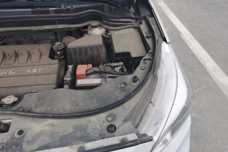 Used Haval M6 2018 1.5T Manual Two-Wheel Drive Elite Model Engine Bay Left