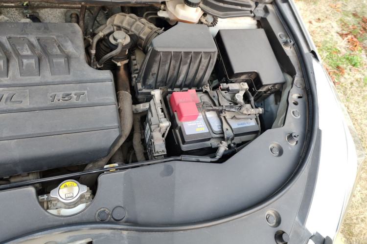 Used Haval M6 2018 1.5T DCT Two-Wheel Drive Elite Model Engine Bay Left