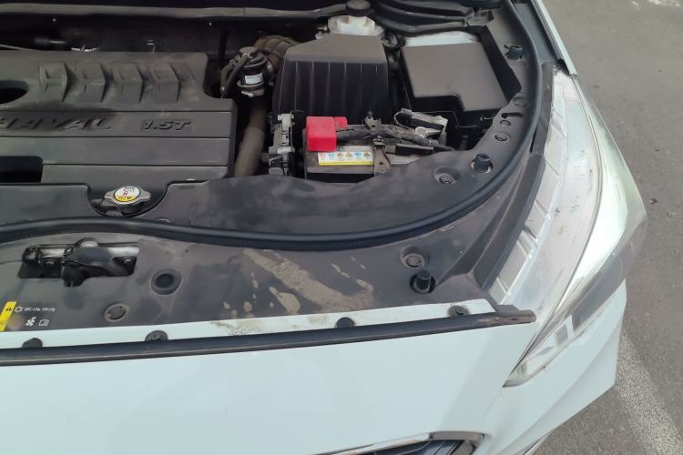 Used Haval M6 2018 1.5T DCT Two-Wheel Drive Elite Model Engine Bay Left