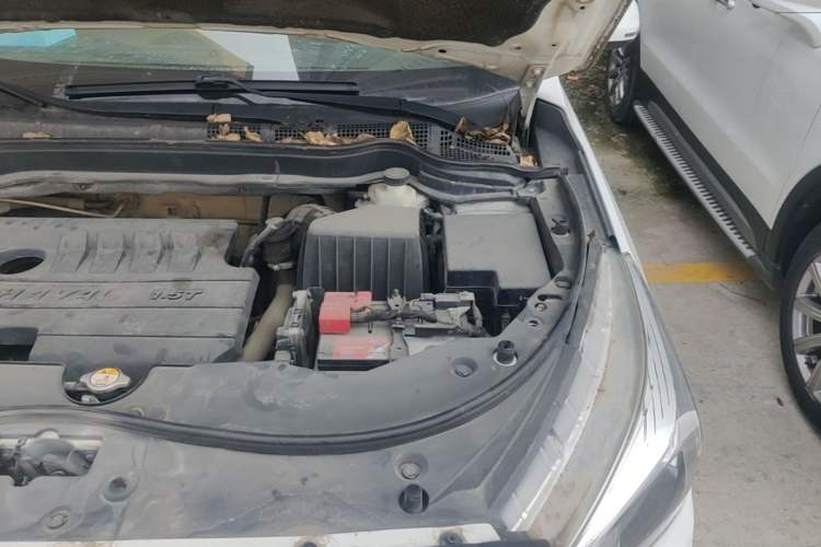 Used Haval M6 2018 Revised Version 1.5T DCT Two-Wheel Drive Elite Edition Engine Bay Left