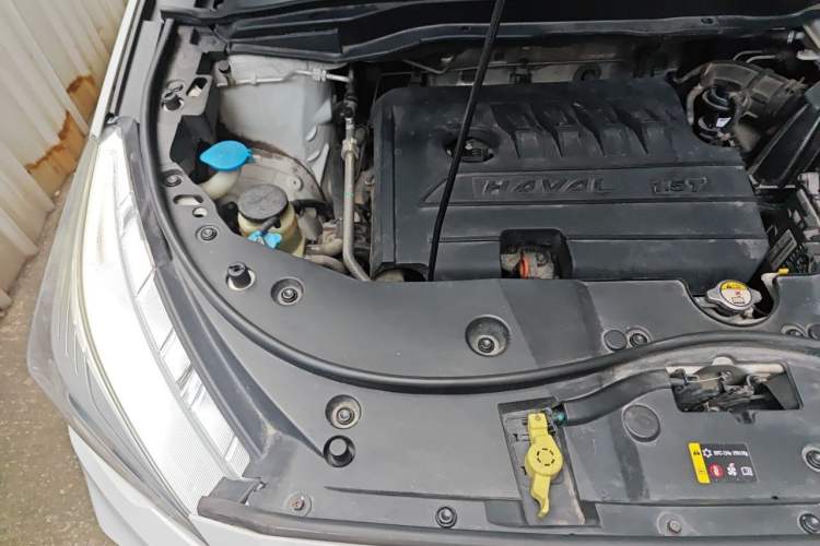 Used Haval M6 2018 1.5T Manual Two-Wheel Drive Elite Model Engine Bay Right