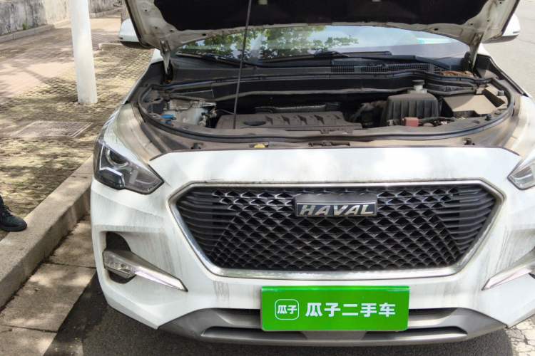 Used Haval M6 2018 Revised Version 1.5T DCT Two-Wheel Drive Elite Edition Engine Bay Right