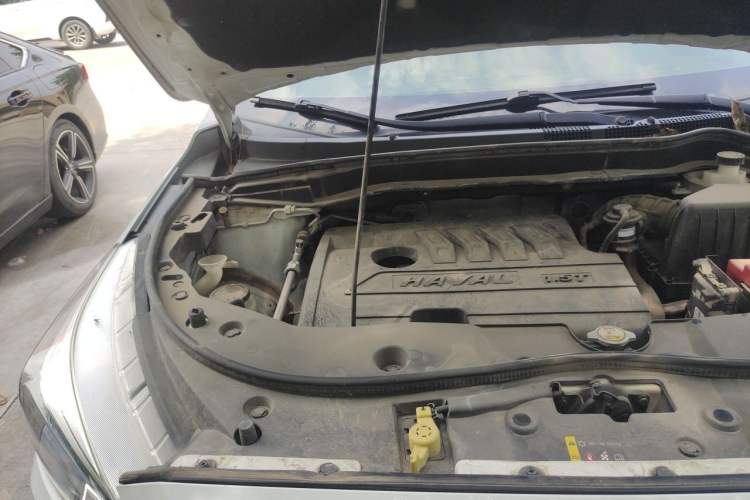 Used Haval M6 2018 Revised Version 1.5T DCT Two-Wheel Drive Elite Edition Engine Bay Right