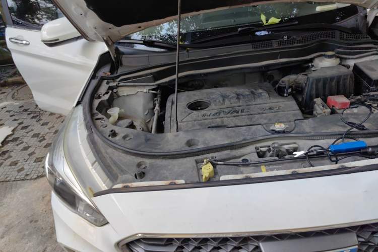 Used Haval M6 2018 1.5T Manual Two-Wheel Drive Elite Model Engine Bay Right