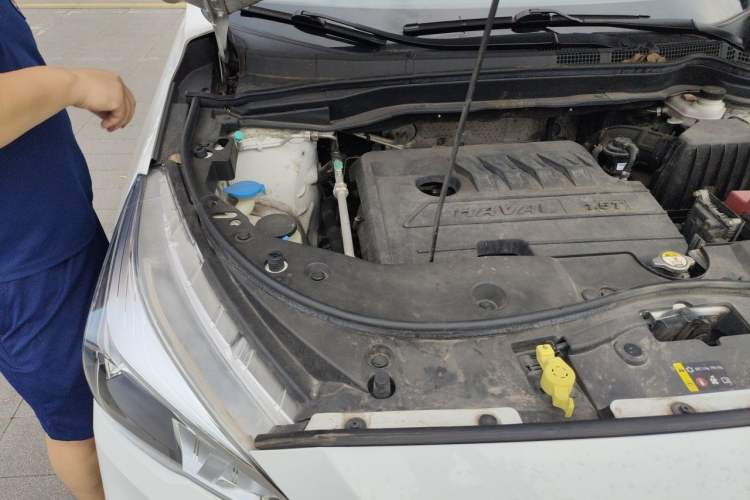 Used Haval M6 2018 1.5T Manual Two-Wheel Drive Elite Model Engine Bay Right
