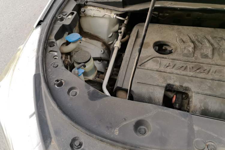 Used Haval M6 2018 1.5T Manual Two-Wheel Drive Elite Model Engine Bay Right