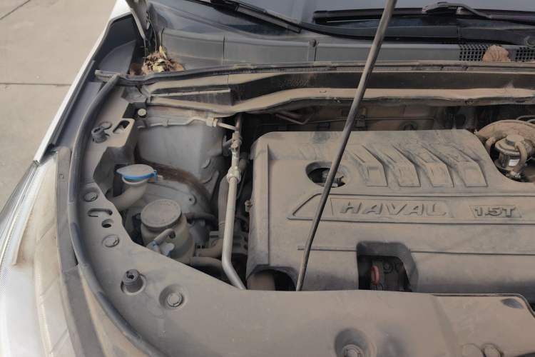 Used Haval M6 2018 1.5T Manual Two-Wheel Drive Elite Model Engine Bay Right