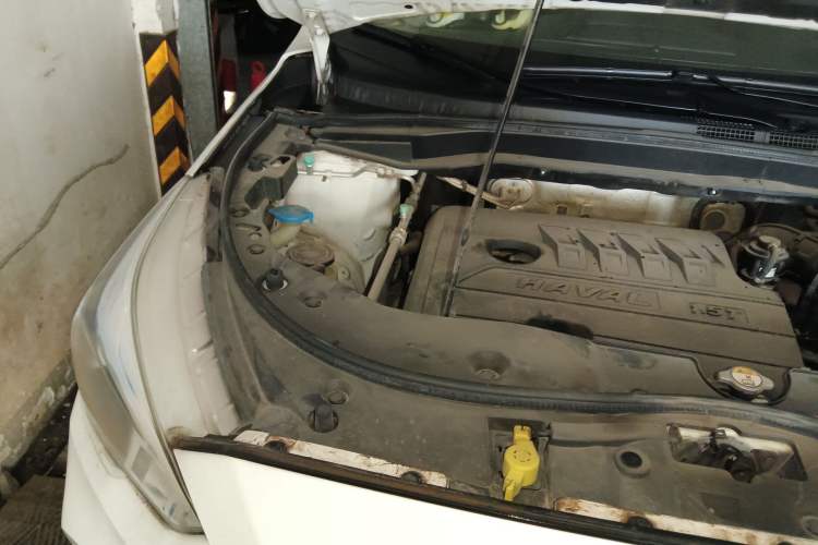 Used Haval M6 2018 1.5T Manual Two-Wheel Drive Elite Model Engine Bay Right