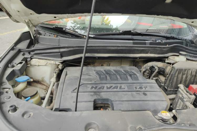Used Haval M6 2018 Revised Version 1.5T DCT Two-Wheel Drive Elite Edition Engine Bay Right