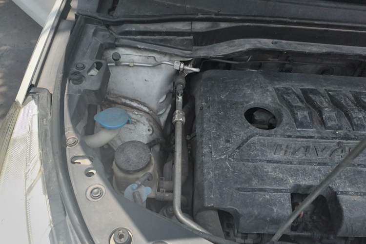 Used Haval M6 2018 1.5T DCT Two-Wheel Drive Elite Model Engine Bay Right