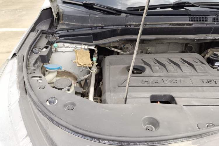 Used Haval M6 2018 1.5T Manual Two-Wheel Drive Elite Model Engine Bay Right