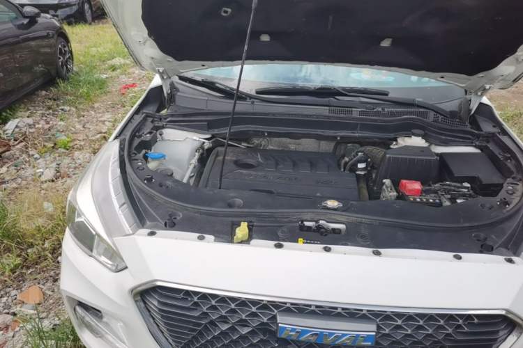 Used Haval M6 2018 1.5T DCT Two-Wheel Drive Elite Model Engine Bay Right