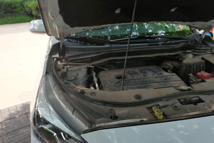 Used Haval M6 2018 1.5T Manual Two-Wheel Drive Elite Model Engine Bay Right