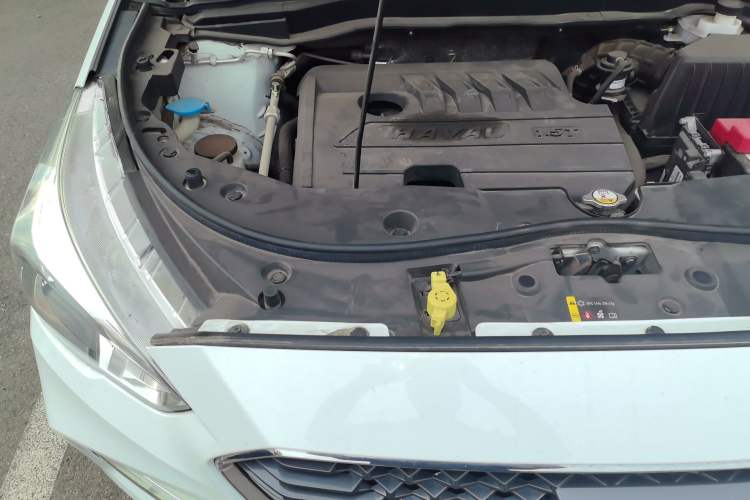 Used Haval M6 2018 1.5T DCT Two-Wheel Drive Elite Model Engine Bay Right