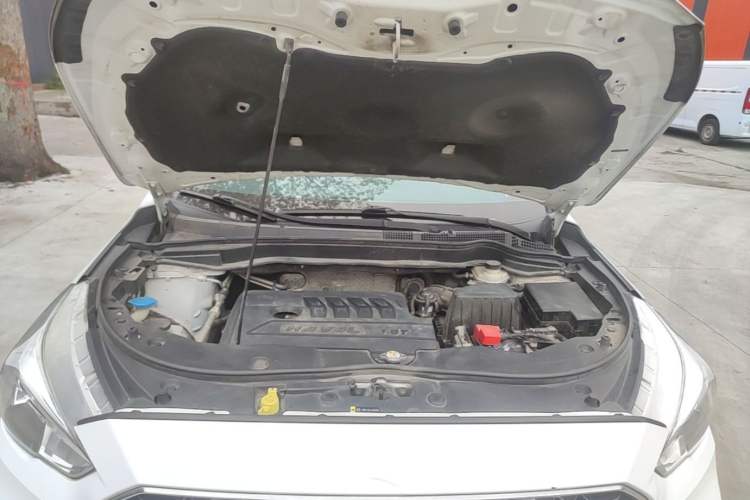 Used Haval M6 2018 1.5T Manual Two-Wheel Drive Elite Model Engine Bay