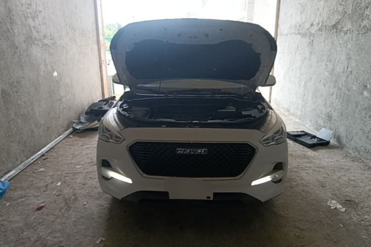 Used Haval M6 2018 1.5T Manual Two-Wheel Drive Elite Model Engine Bay