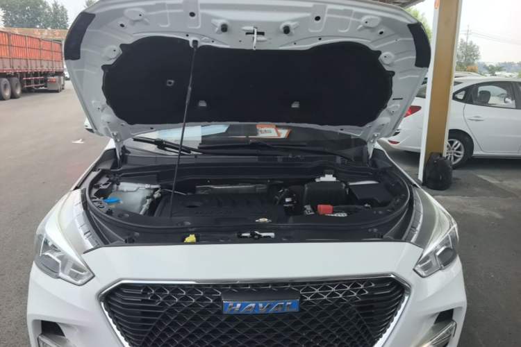Used Haval M6 2018 Revised Version 1.5T DCT Two-Wheel Drive Elite Edition Engine Bay