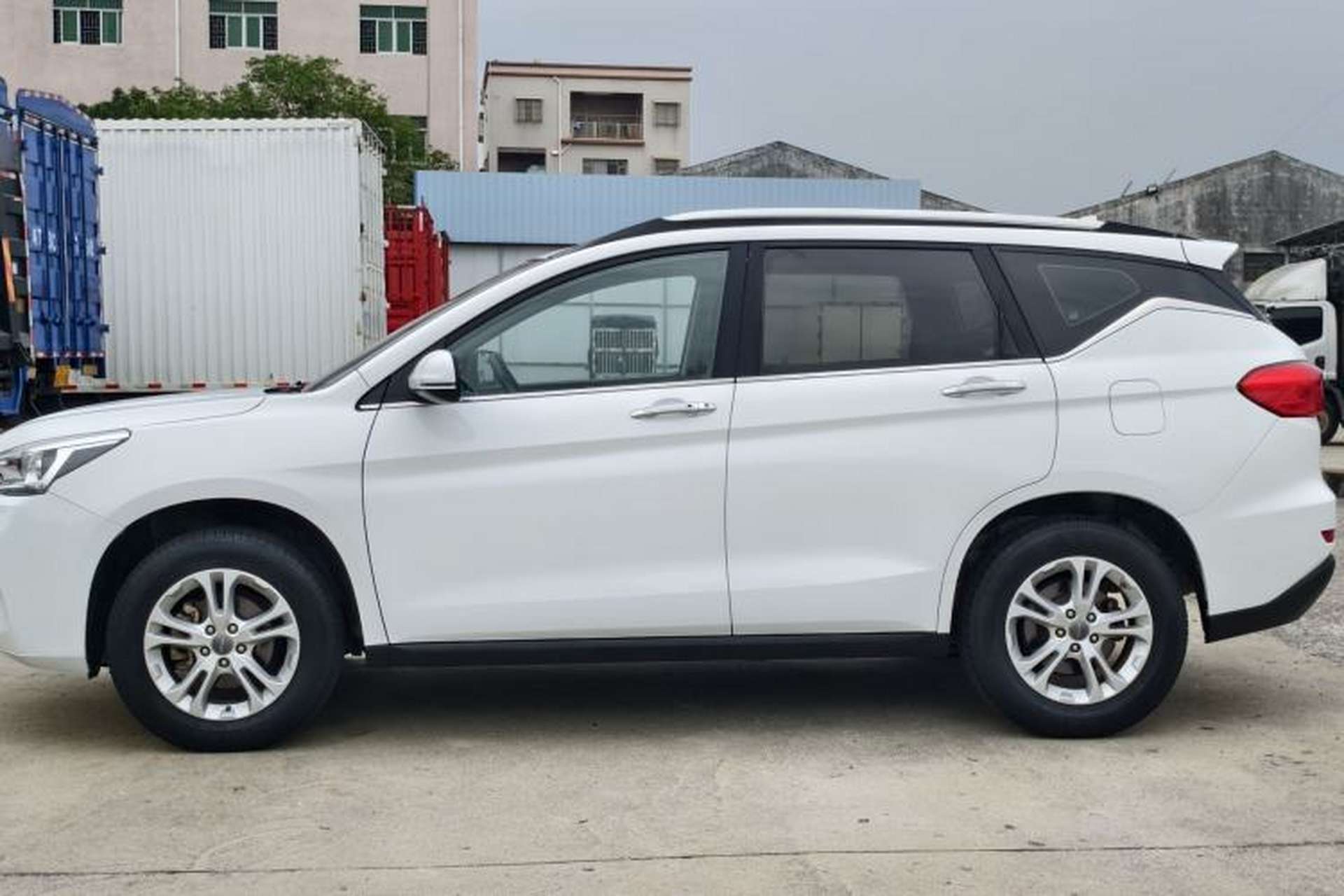 Used Haval M6 2018 1.5T DCT Two-Wheel Drive Elite Model Exterior 3