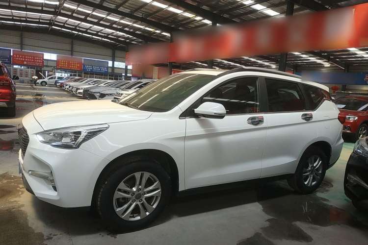 Used Haval M6 2018 Revised Version 1.5T DCT Two-Wheel Drive Elite Edition Exterior 3