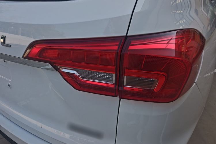 Used Haval M6 2018 1.5T Manual Two-Wheel Drive Urban Model Exterior 3