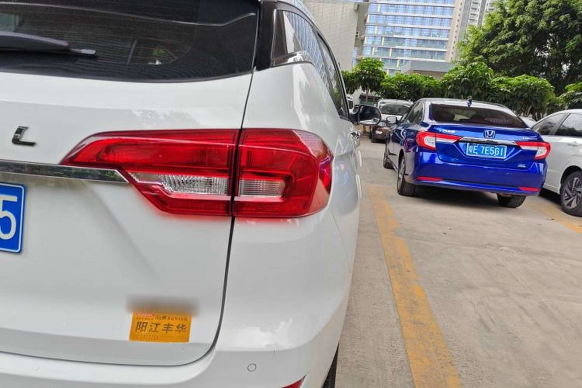 Used Haval M6 2018 Revised Version 1.5T DCT Two-Wheel Drive Elite Edition Exterior 3