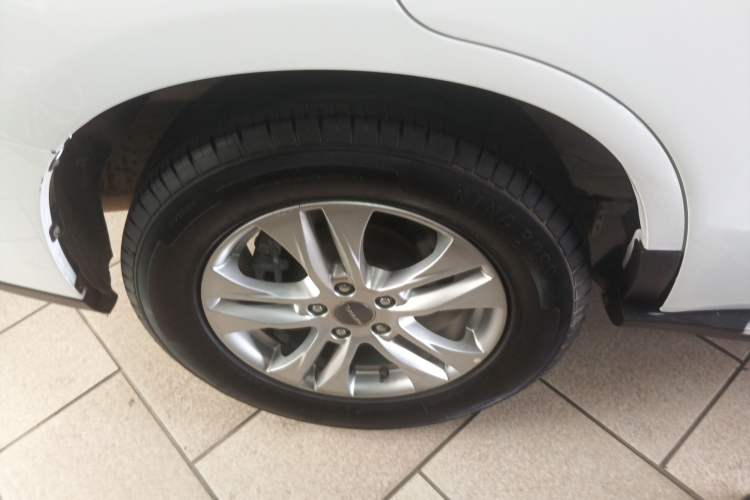 Used Haval M6 2018 Revised Version 1.5T DCT Two-Wheel Drive Elite Edition Exterior 5