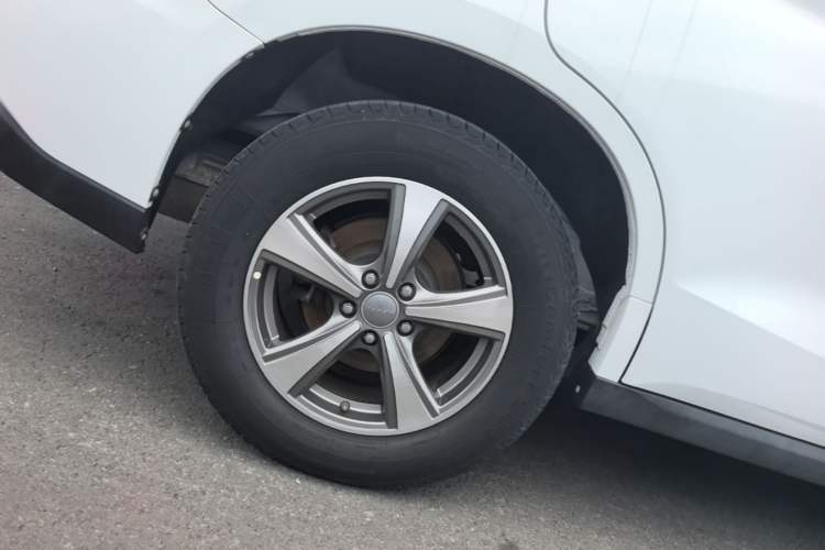 Used Haval M6 2018 Revised Version 1.5T DCT Two-Wheel Drive Elite Edition Exterior 5