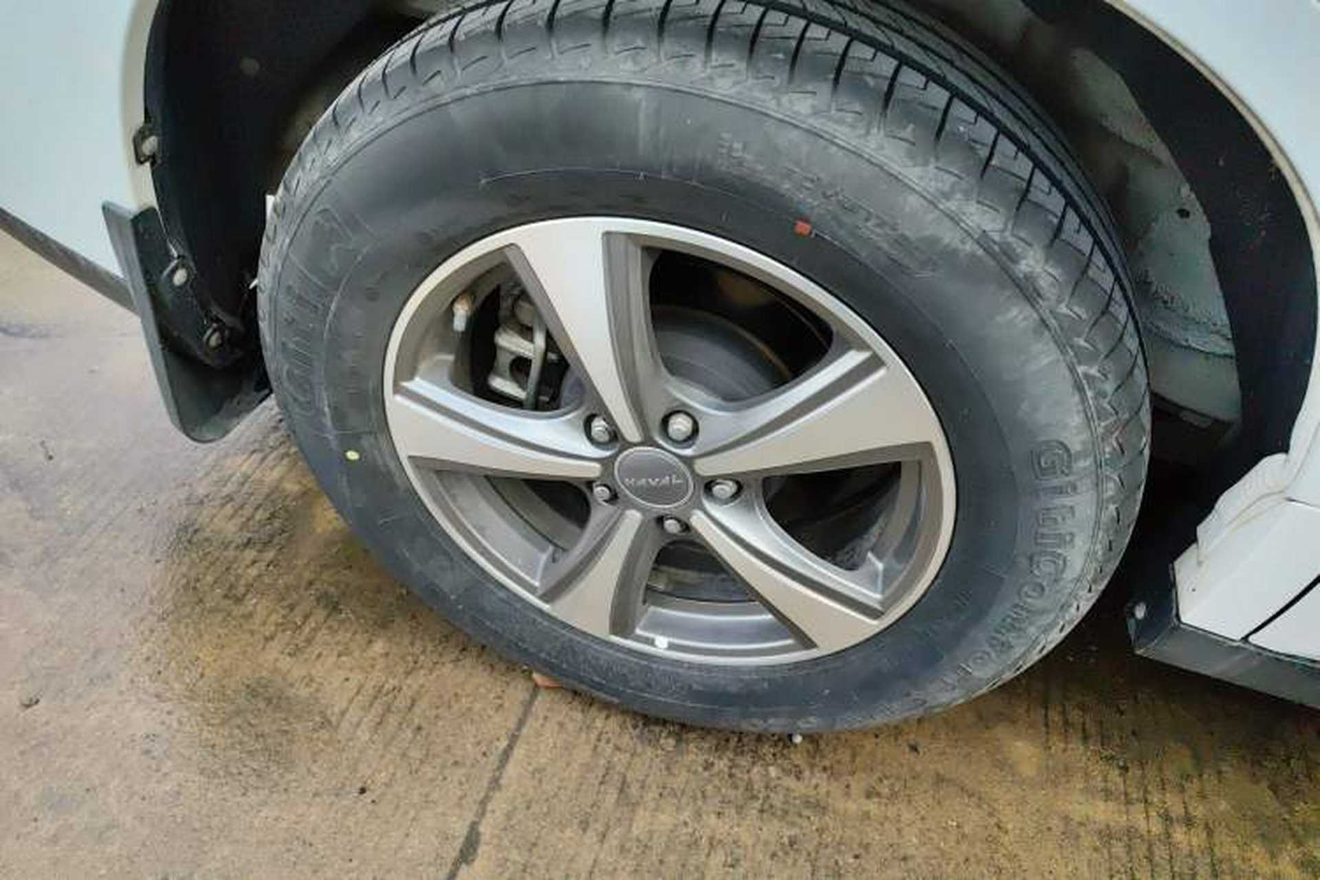Used Haval M6 2018 1.5T DCT Two-Wheel Drive Elite Model Exterior 5