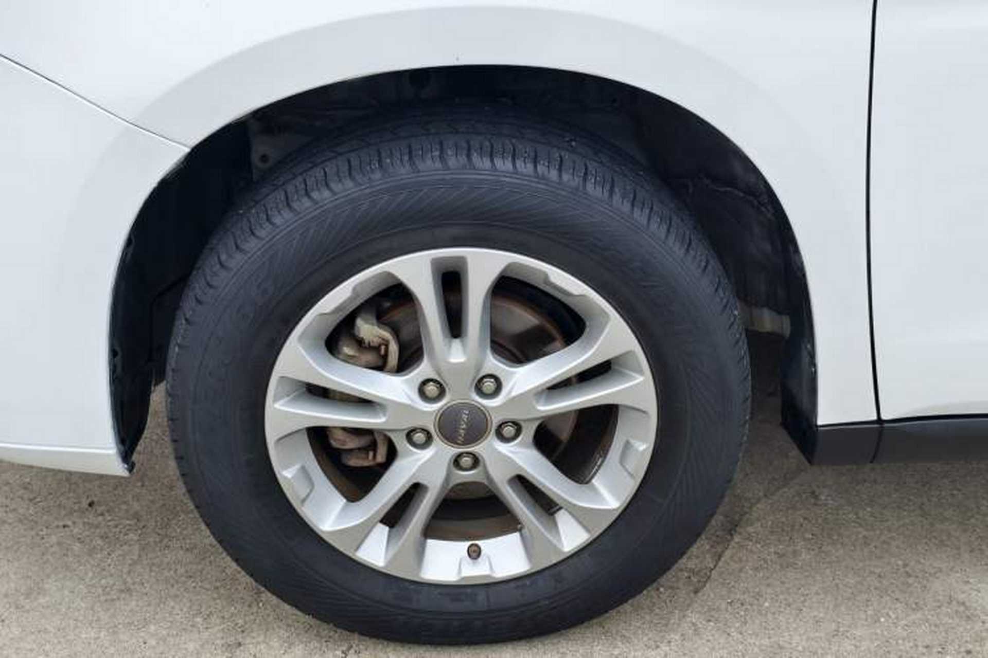 Used Haval M6 2018 1.5T DCT Two-Wheel Drive Elite Model Exterior 9