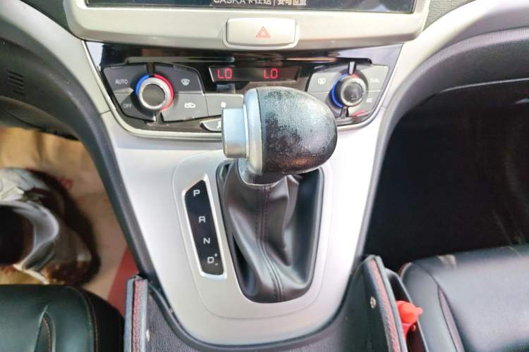 Used Haval M6 2018 Revised Version 1.5T DCT Two-Wheel Drive Elite Edition Gear Lever