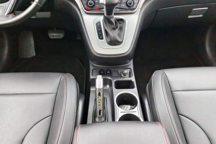 Used Haval M6 2018 1.5T DCT Two-Wheel Drive Elite Model Gear Lever