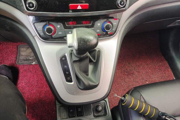 Used Haval M6 2018 Revised Version 1.5T DCT Two-Wheel Drive Elite Edition Gear Lever