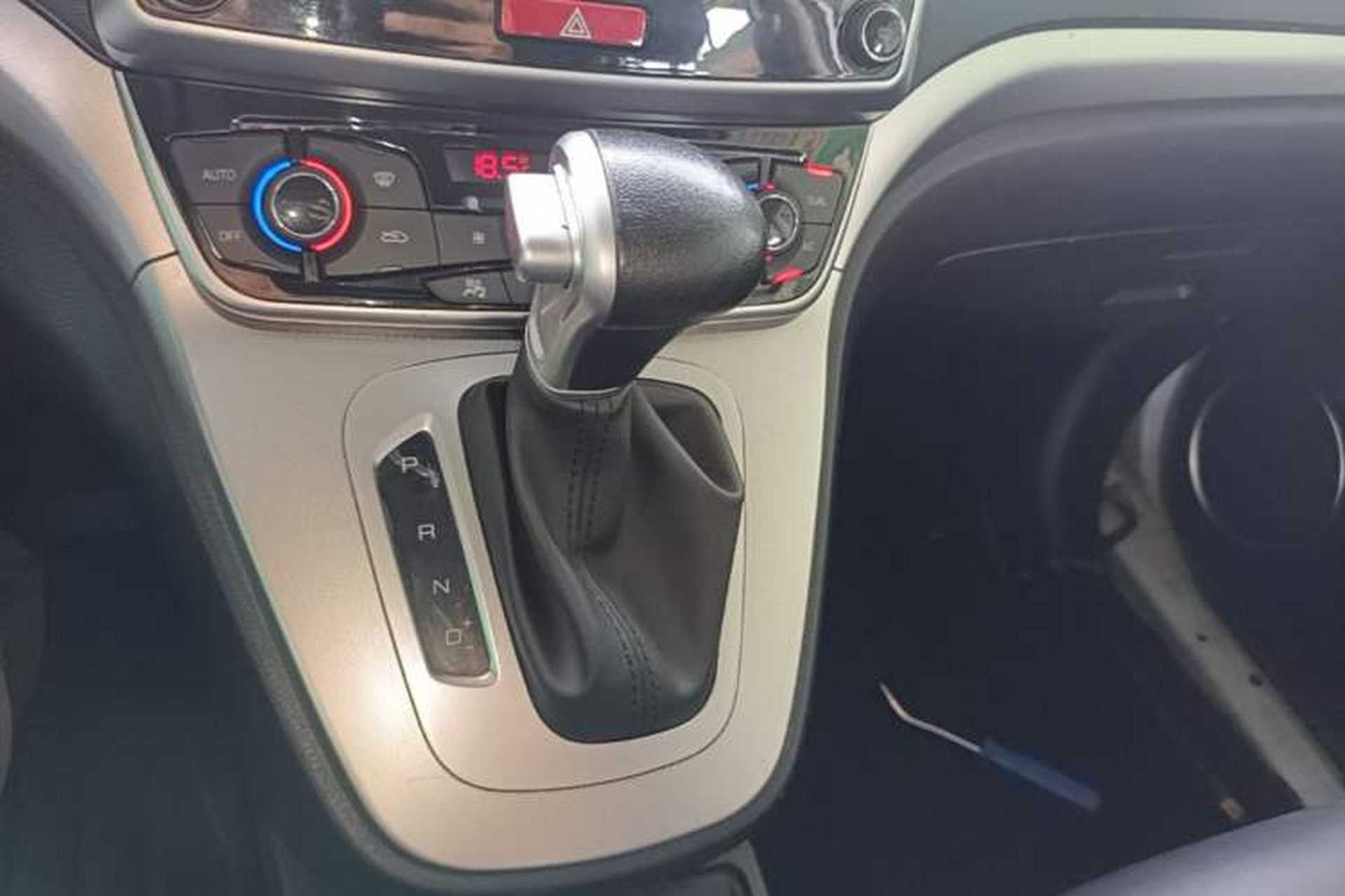 Used Haval M6 2018 Revised Version 1.5T DCT Two-Wheel Drive Elite Edition Gear Lever