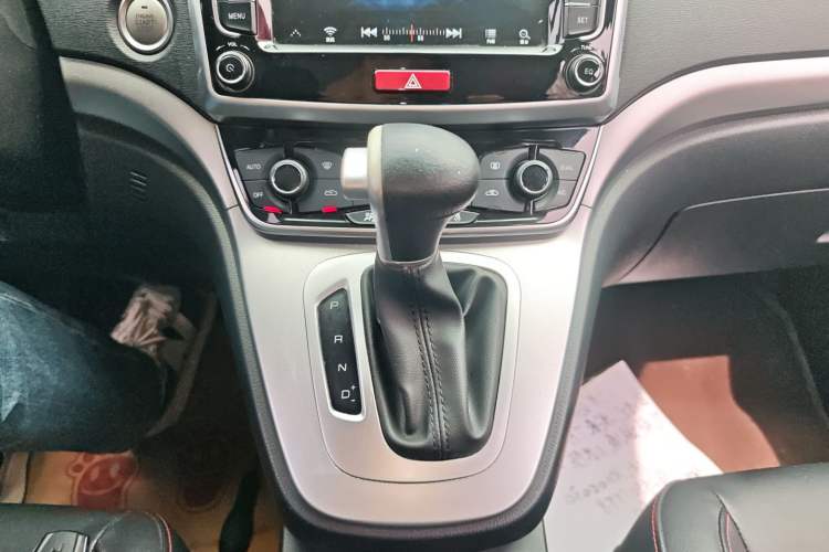 Used Haval M6 2018 Revised Version 1.5T DCT Two-Wheel Drive Elite Edition Gear Lever