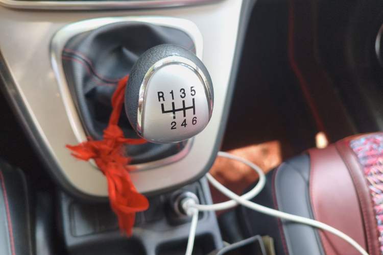 Used Haval M6 2018 1.5T Manual Two-Wheel Drive Elite Model Gear Lever