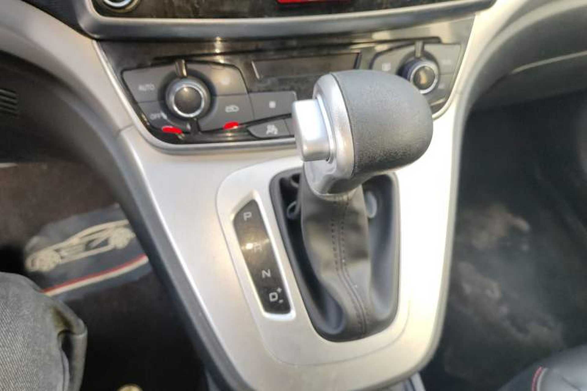 Used Haval M6 2018 Revised Version 1.5T DCT Two-Wheel Drive Elite Edition Gear Lever