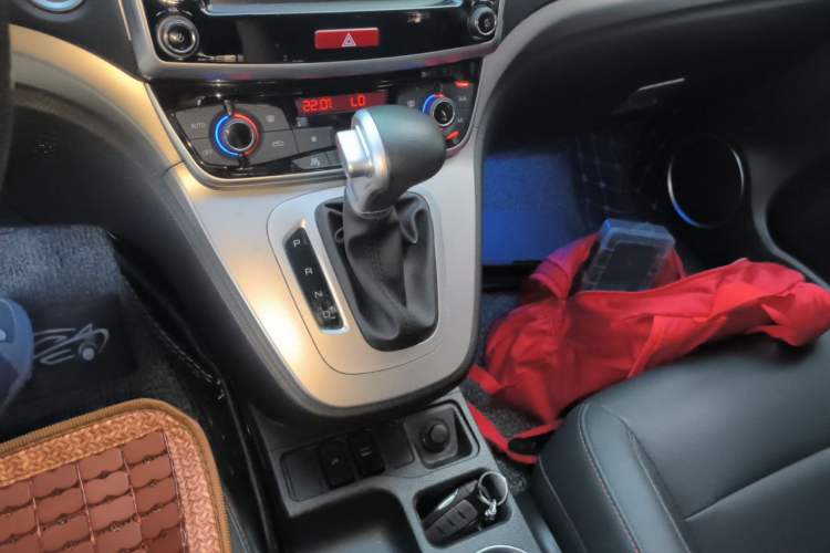 Used Haval M6 2018 Revised Version 1.5T DCT Two-Wheel Drive Elite Edition Gear Lever