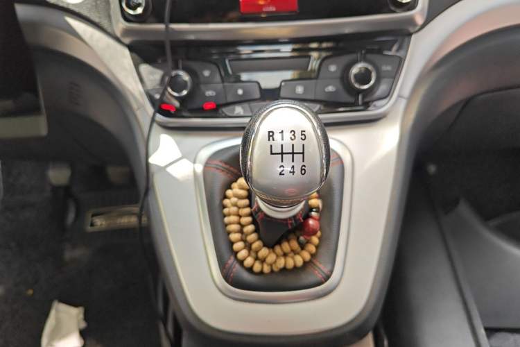 Used Haval M6 2018 1.5T Manual Two-Wheel Drive Elite Model Gear Lever