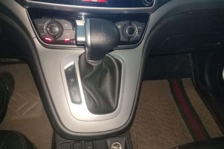 Used Haval M6 2018 Revised Version 1.5T DCT Two-Wheel Drive Elite Edition Gear Lever
