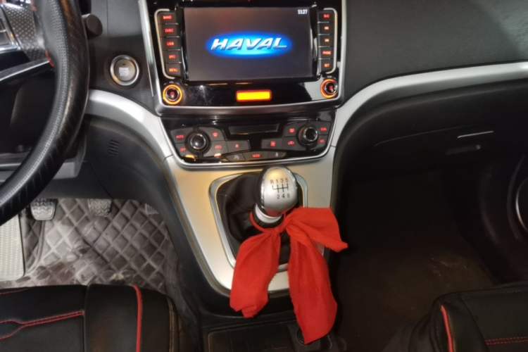Used Haval M6 2018 1.5T Manual Two-Wheel Drive Urban Model Gear Lever