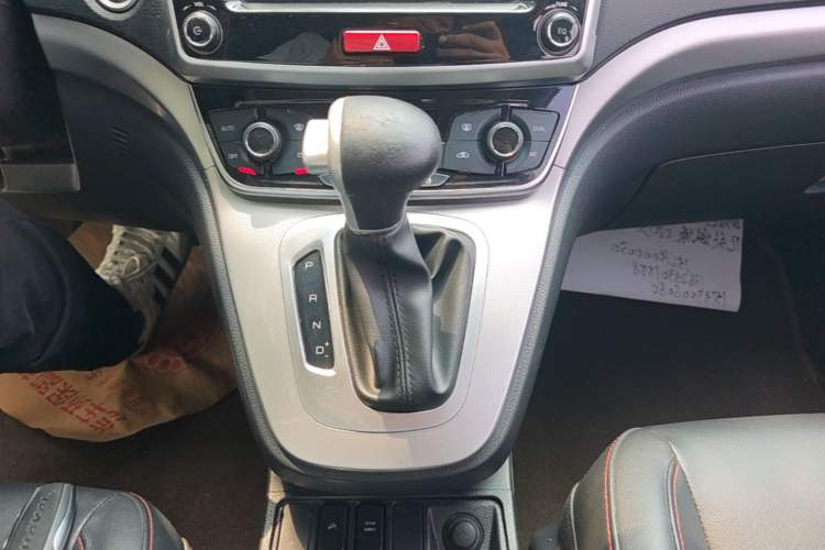Used Haval M6 2018 Revised Version 1.5T DCT Two-Wheel Drive Elite Edition Gear Lever