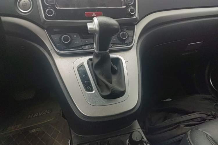 Used Haval M6 2018 Revised Version 1.5T DCT Two-Wheel Drive Elite Edition Gear Lever