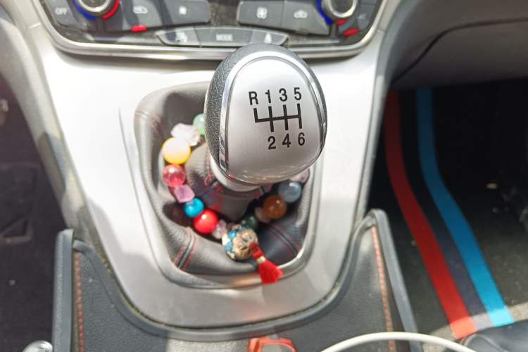 Used Haval M6 2018 1.5T Manual Two-Wheel Drive Elite Model Gear Lever