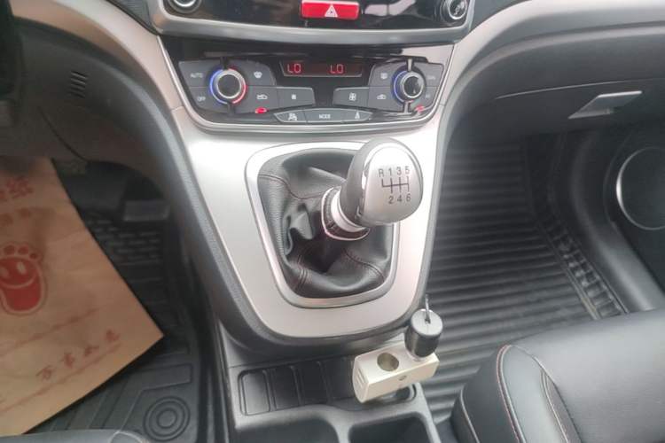 Used Haval M6 2018 1.5T Manual Two-Wheel Drive Elite Model Gear Lever