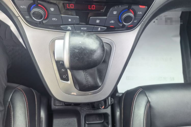 Used Haval M6 2018 1.5T DCT Two-Wheel Drive Elite Model Gear Lever