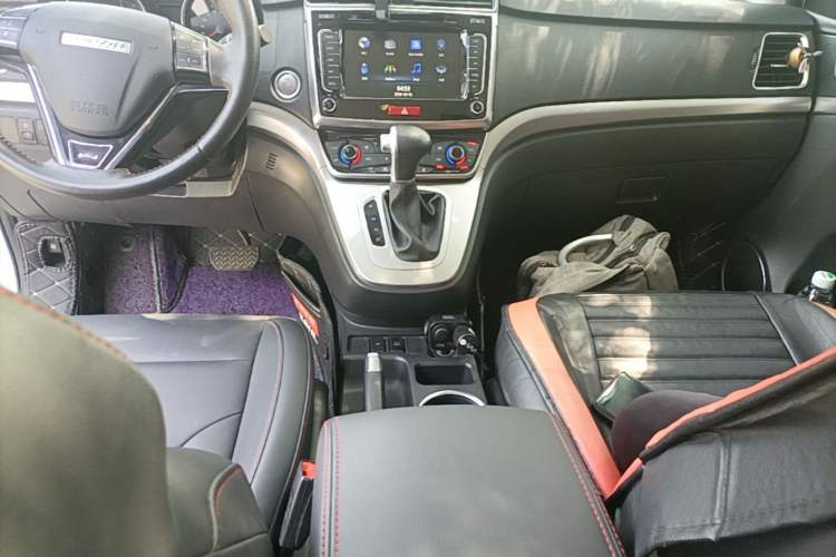 Used Haval M6 2018 Revised Version 1.5T DCT Two-Wheel Drive Elite Edition Gear Lever