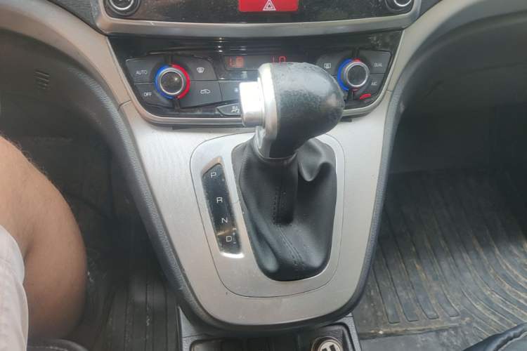 Used Haval M6 2018 Revised Version 1.5T DCT Two-Wheel Drive Elite Edition Gear Lever