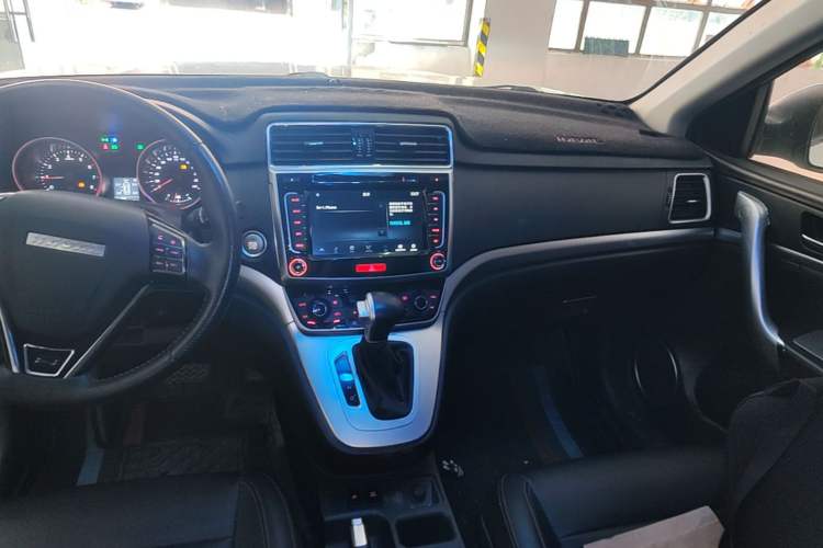 Used Haval M6 2018 Revised Version 1.5T DCT Two-Wheel Drive Elite Edition Gear Lever